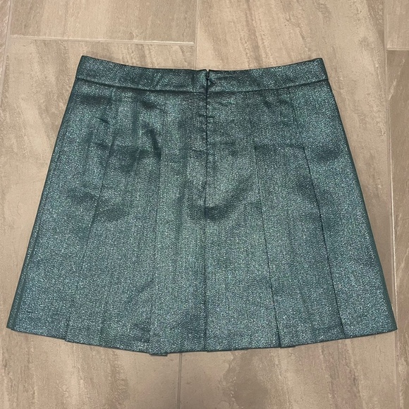 Aritzia Sparkly Shimmer Pleated Skirt - Picture 2 of 9